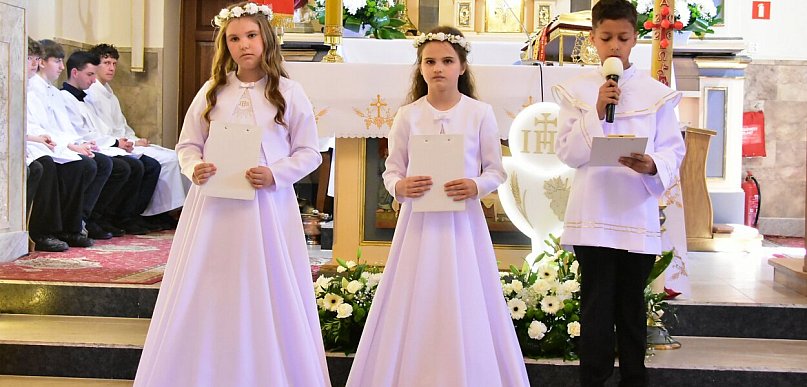 Uroczystości I Komunii Św. Dzieci z Biłgoraja i Soli przyjęły Eucharystię