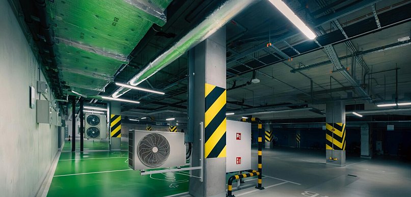 Klimatyzacja do biura i serwerowni. Jak systemy VRF/VRV obniżają koszty