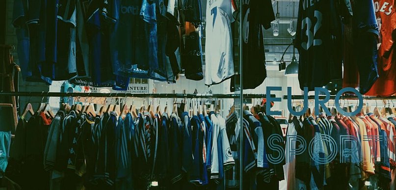 Moda inspirowana piłką nożną - dlaczego wciąż jest popularna?