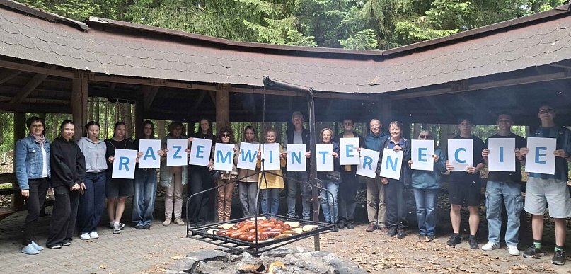 Razem w internecie. Licealiści z ONZ uczyli seniorów technologii