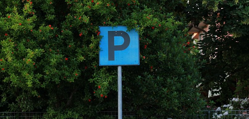 Problemy z parkowaniem w Biłgoraju – czy nowoczesne systemy parkingowe mogą