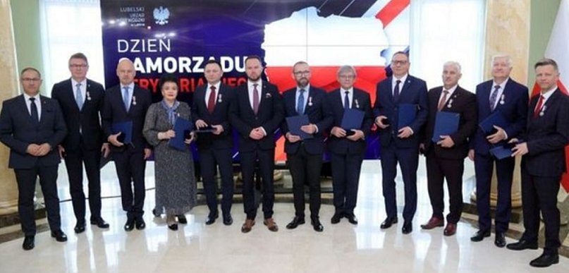Józefów: Zasłużeni samorządowcy z prestiżowymi odznakami