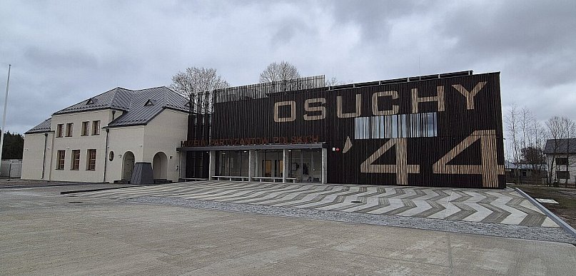 Kultura i historia w Muzeum Osuchy '44. Uroczystości patriotyczne
