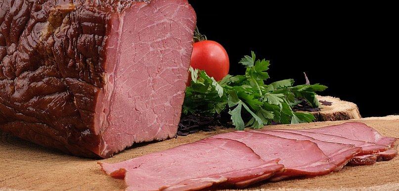 Wędzenie na zimno i gorąco - jak wybrać zrębki, temperaturę i czas wędzenia