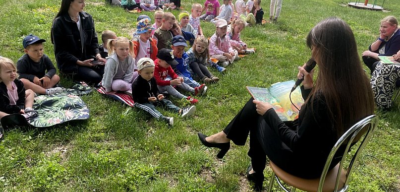 „Czytanie na Polanie”. Wyjątkowy piknik literacki w Aleksandrowie