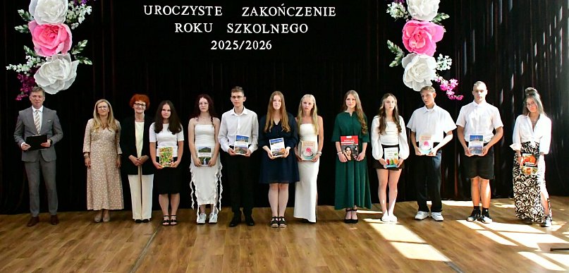 Uroczysty apel w ZSZiO Biłgoraj. Czas na bezpieczne wakacje! (FOTO)
