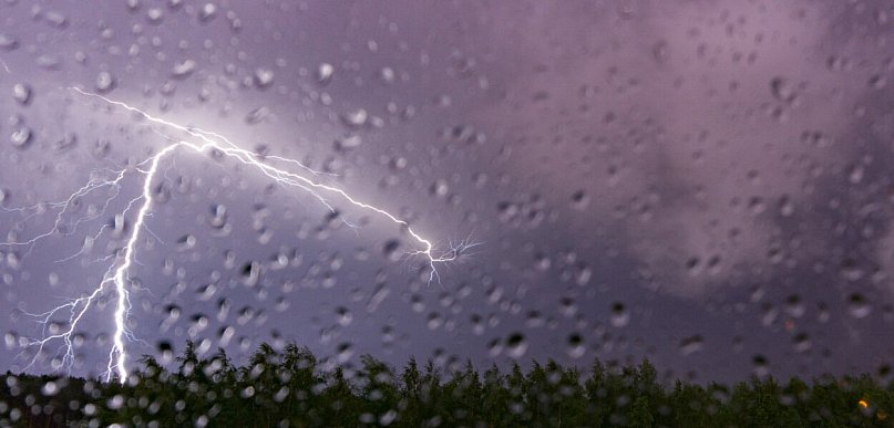 IMGW ostrzega przed burzami. Alert drugiego stopnia dla regionu