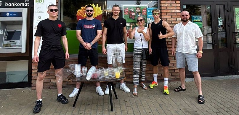 Wojownicy kontra upały. Kimbo Team MMA chłodzi mieszkańców