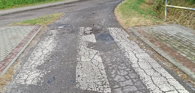 Przebudowa drogi do kościoła i cmentarza w Luchowie