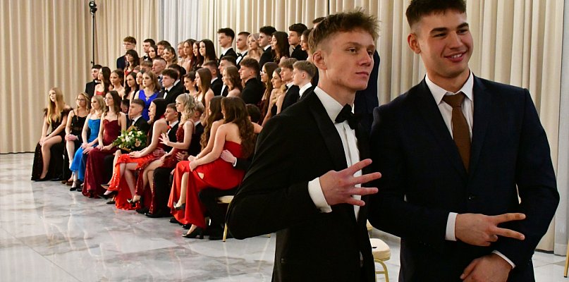 Poloneza czas zacząć! Studniówka biłgorajskiej „Budowlanki” (FOTO, VIDEO) - 60304