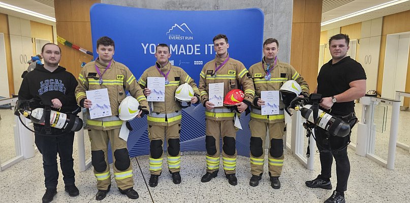 Historyczny wyczyn OSP Chmielek! Wyżej niż Everest w pełnym rynsztunku