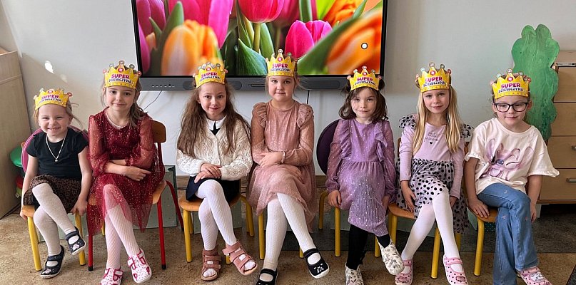 Dzień Kobiet z klasą. Relacja z Dnia Elegancji w Szkole Podstawowej w Obszy