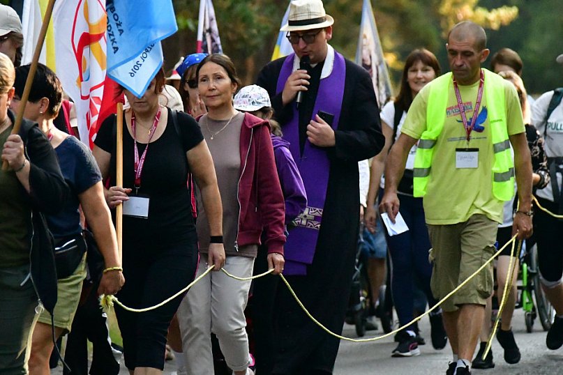 Z Tereszpola ruszyli do Leżajska. Pątnicy na szlaku do Matki Pocieszenia