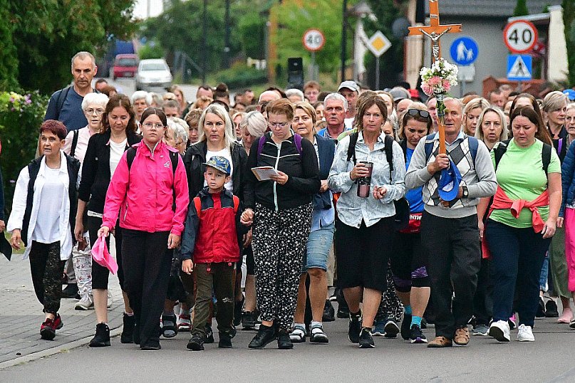 Z Biłgoraja do Janowa Lubelskiego. pielgrzymi na szlaku