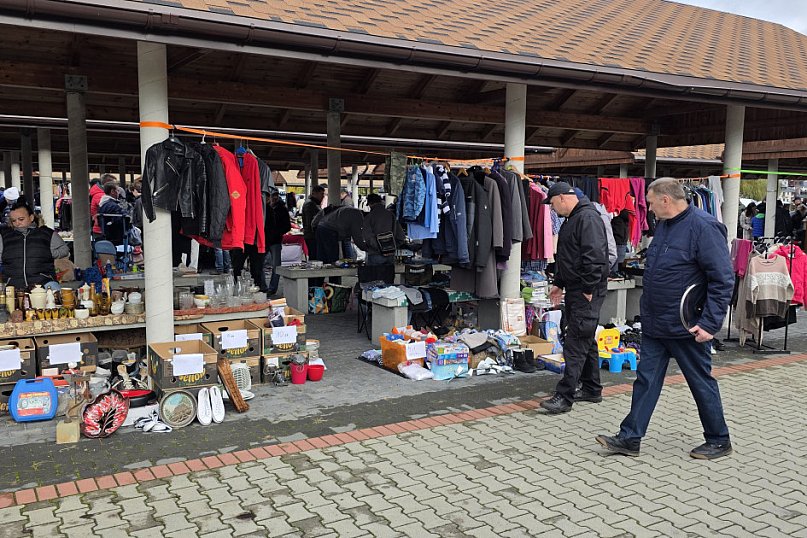 Biłgorajska garażówka połączyła handel z dobroczynnością