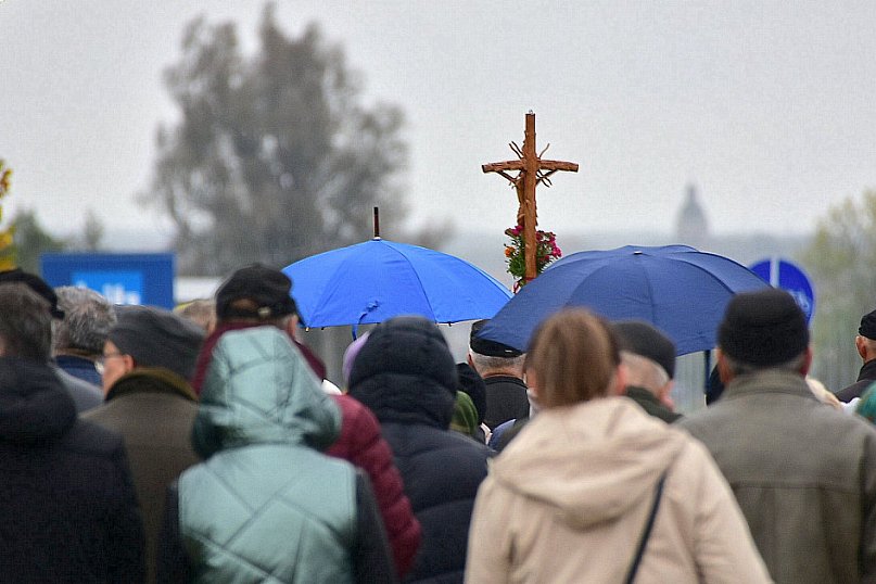 Korczów modlił się o pokój: Procesja różańcowa przez miejscowość