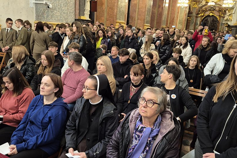 Maryja - Matka nadziei: Maturzyści z Biłgoraja i regionu na Jasnej Górze