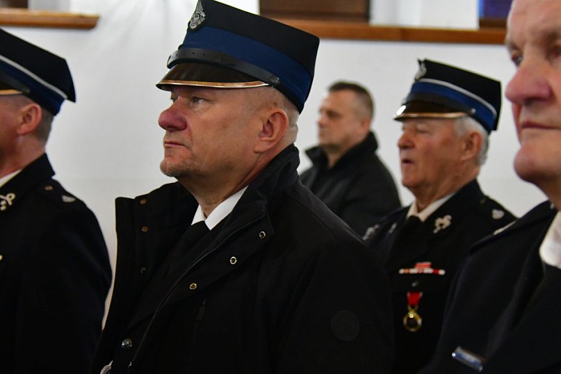 Strażacy gminy Biłgoraj na zaduszkach ku czci zmarłych Druhów