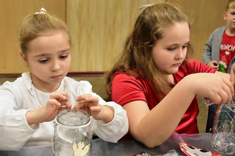 Lampiony, choinka i św. Mikołaj. Świąteczne warsztaty we Frampolu