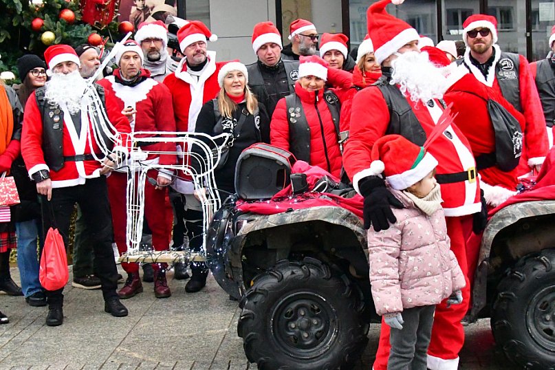MotoMikołaje 2025 – paczki dla podopiecznych Wioski Dziecięcej i małych pacjentów