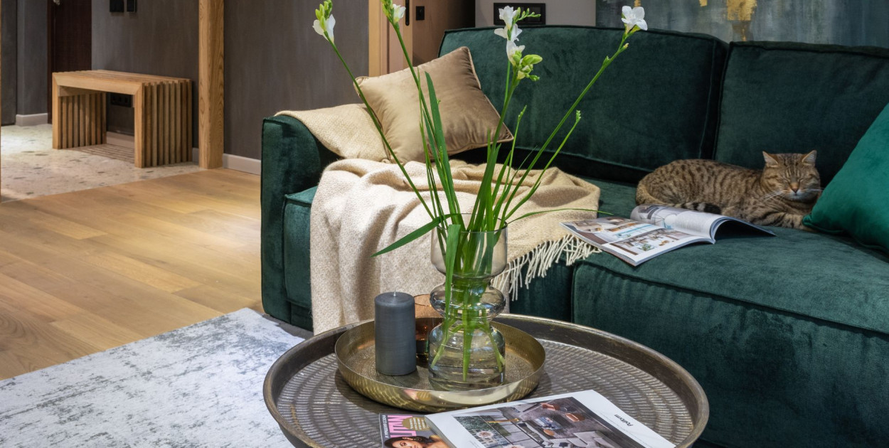 Co na stolik kawowy okrągły – inspiracje z różnych stron świata