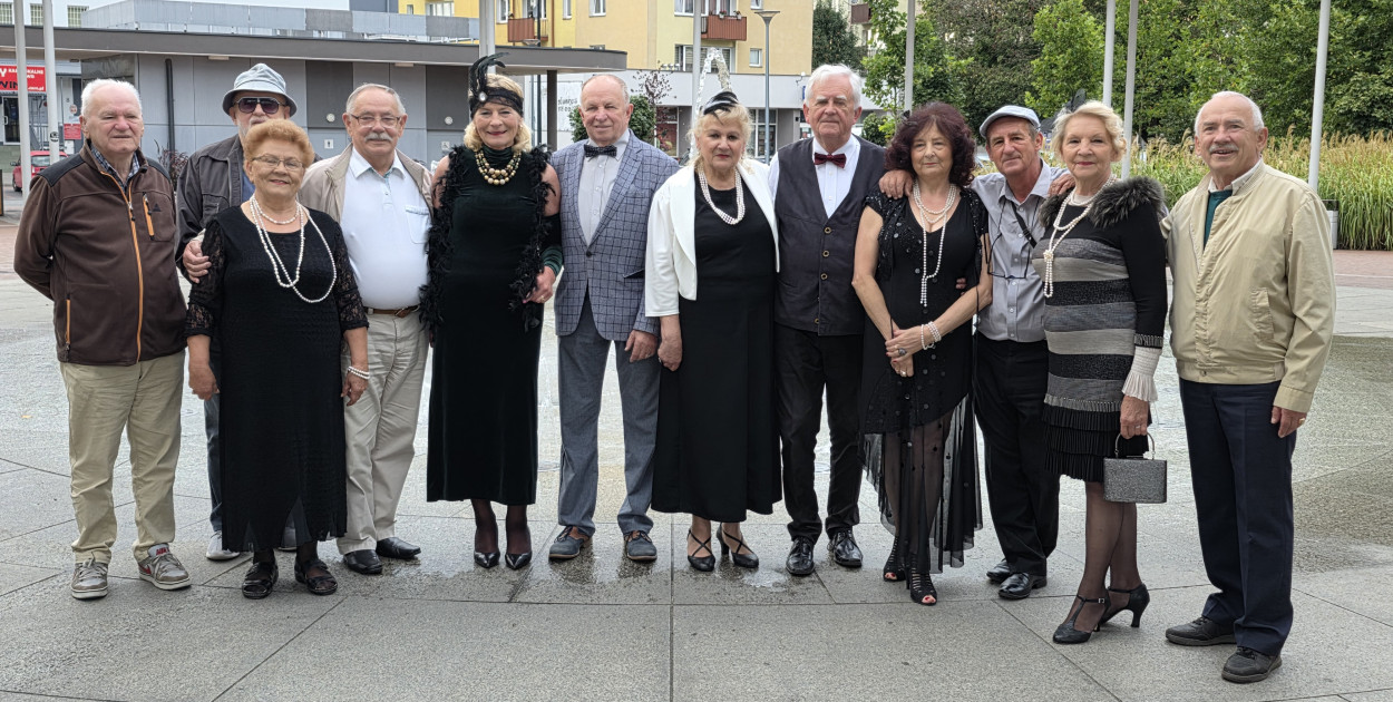 Ostatnie taneczne wieczory przy fontannie