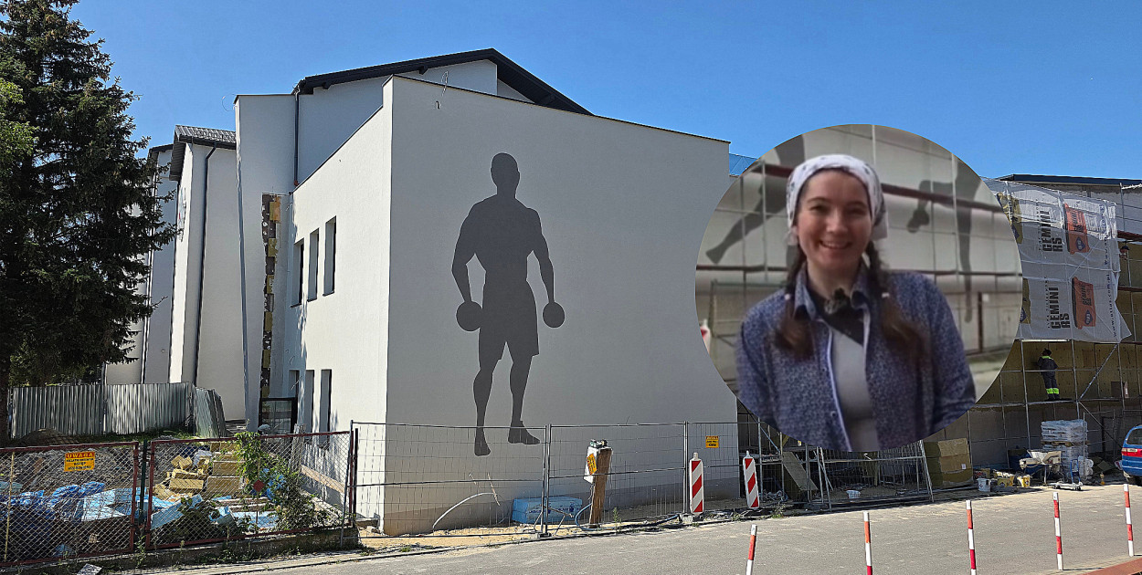 Biłgorajanka Faustyna Kaczor maluje mural na nowej hali sportowej przy RCEZ