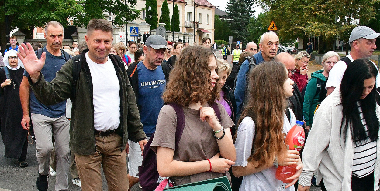 Z Biłgoraja do Janowa Lubelskiego. Pielgrzymi na szlaku do Matki Bożej Łaskawej