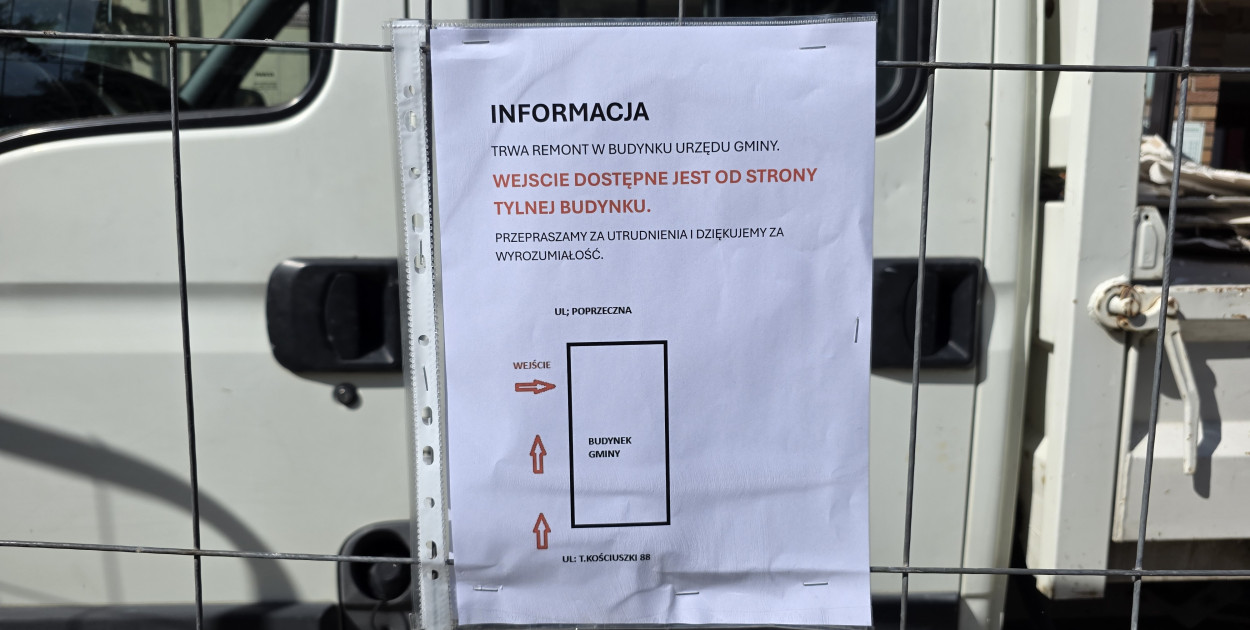 Utrudnienia przy wejściu do Urzędu Gminy Biłgoraj