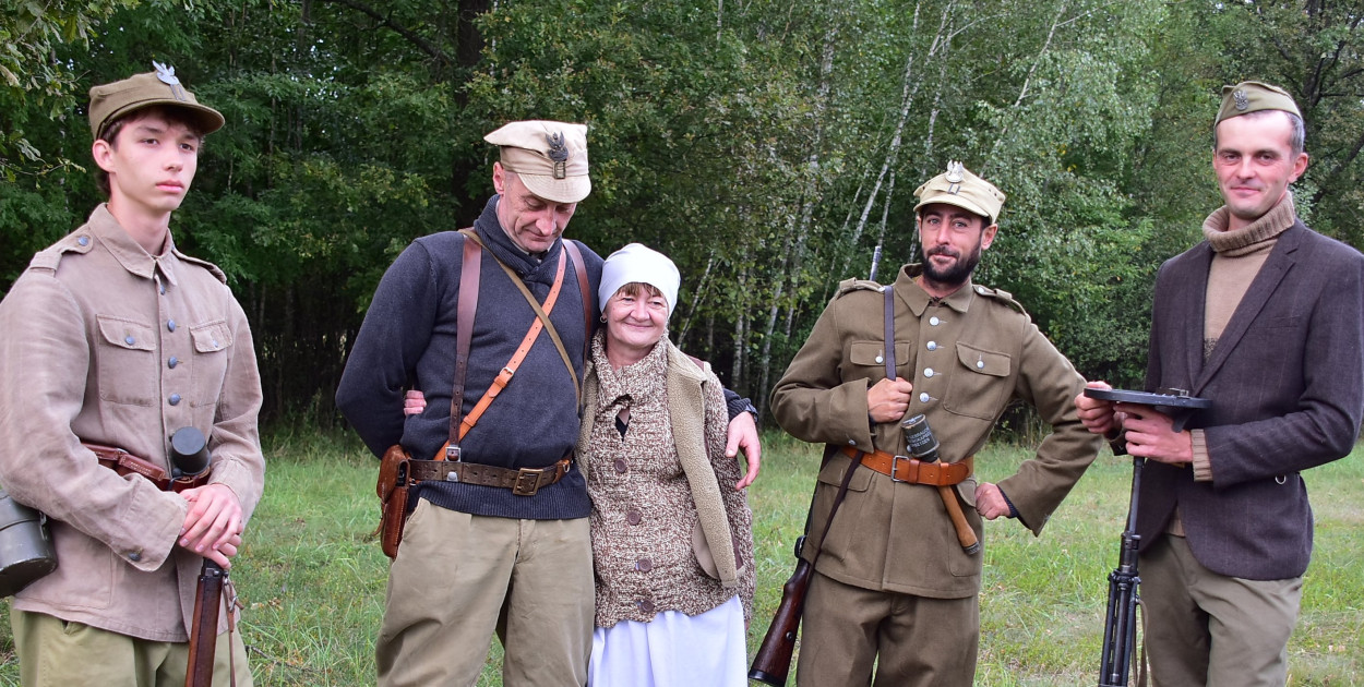 Żywa lekcja historii w Brodziakach: Pamięć o pacyfikacjach i walkach na Biłgorajszczyźnie
