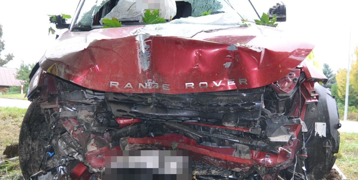Pijana 40-latka rozbiła terenowe auto