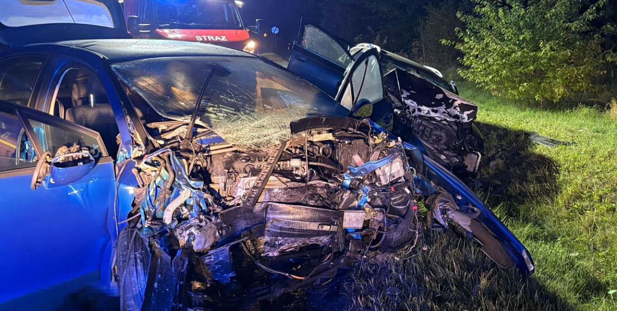 Czołowe zderzenie Audi i Citroena