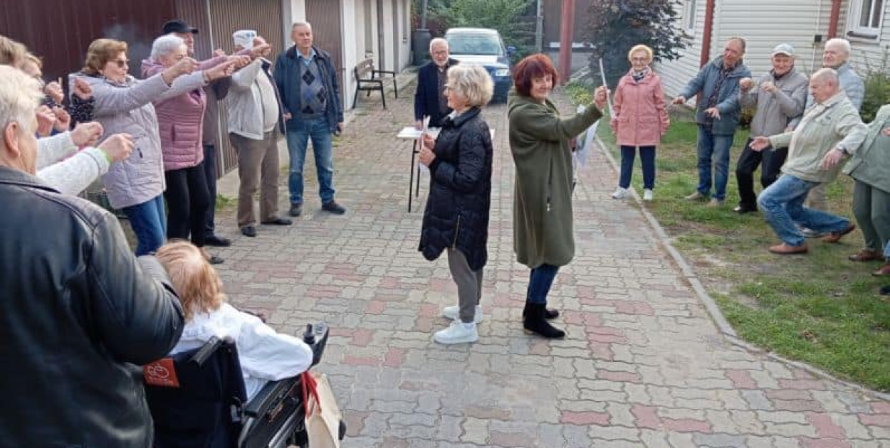 Jesienne Biesiadowanie: Klub Seniora RAJ przy OR PCK w Biłgoraju podtrzymuje dawne tradycje