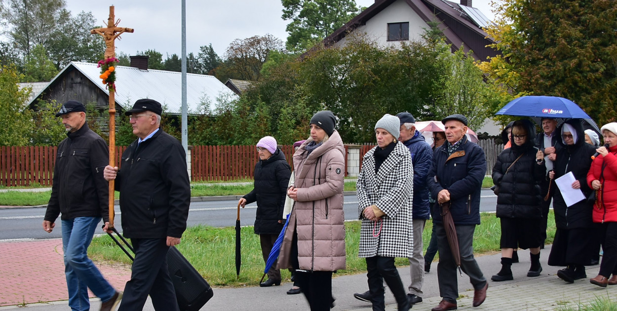 Korczów modlił się o pokój: Procesja różańcowa przez miejscowość