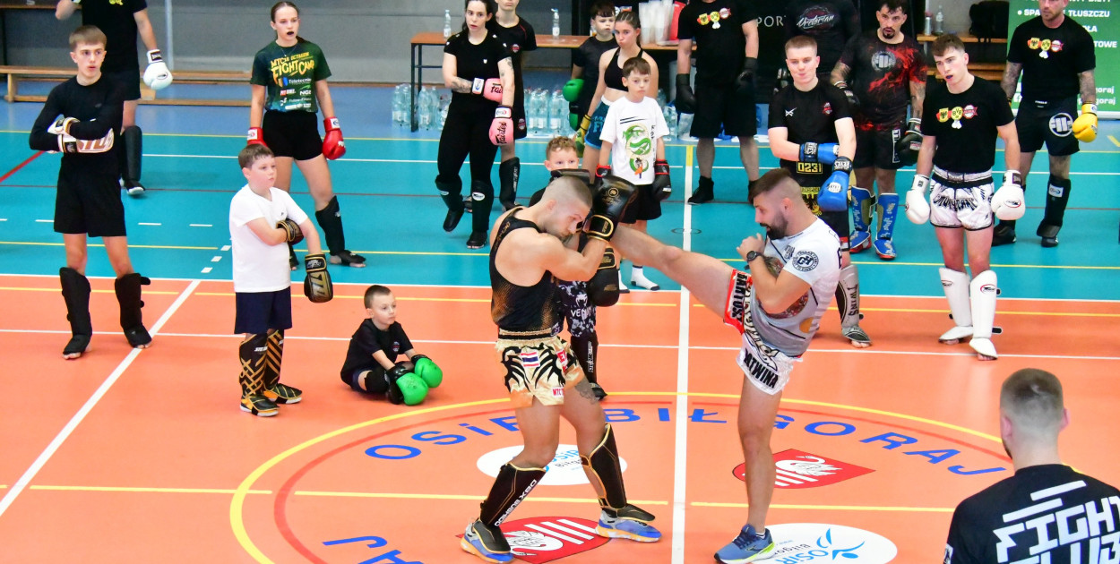 Mistrz Świata w Biłgoraju! Bartosz Botwina poprowadził seminarium MMA dla ponad 150 pasjonatów