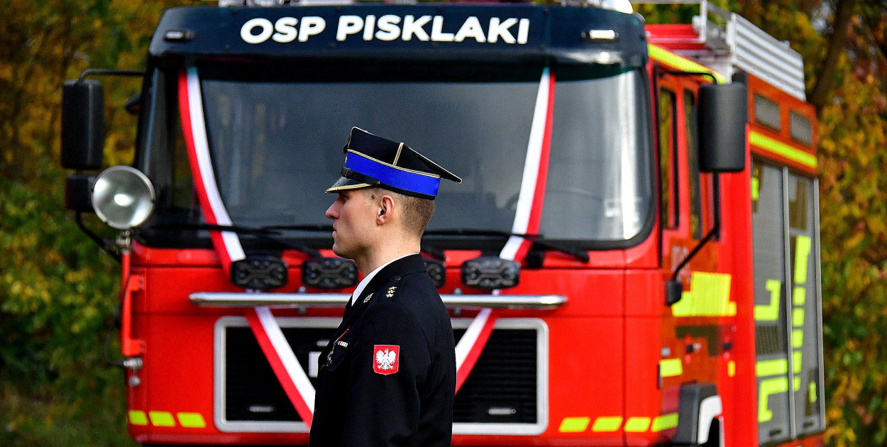 Jest radość w OSP Pisklaki. Jednostka ma nowy bojowy wóz
