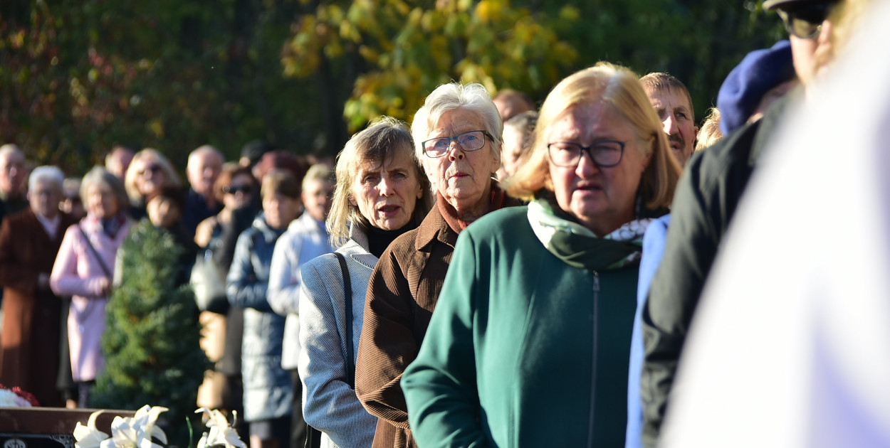 Uroczystość Wszystkich Świętych w Biłgoraju. Procesja w sanktuarium