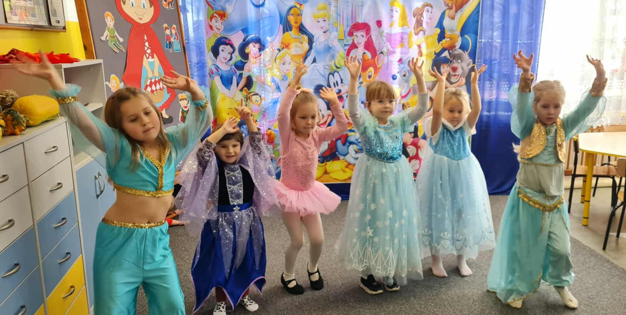 Dzień Postaci z Bajek w przedszkolu w Dereźni Solskiej