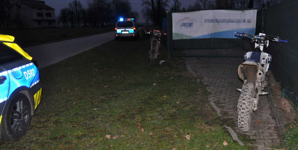 Groźny wypadek w Różańcu Pierwszym: 15-latek ranny po zderzeniu z motocyklem