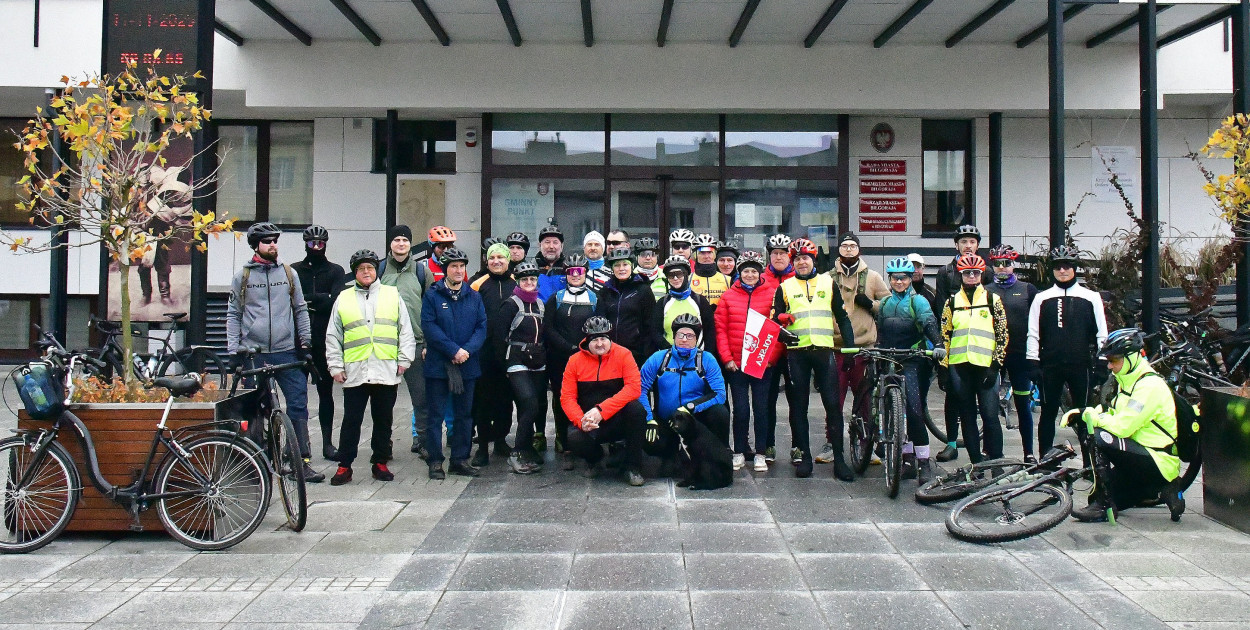 Patriotyzm na dwóch Kółkach. 107 km na 107 lat niepodległości Polski