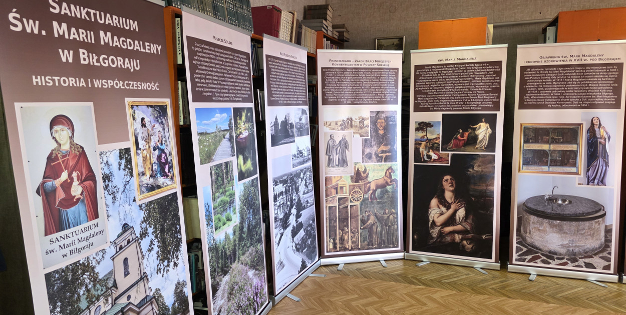 Wystawa o Sanktuarium św. Marii Magdaleny w biłgorajskiej Bibliotece