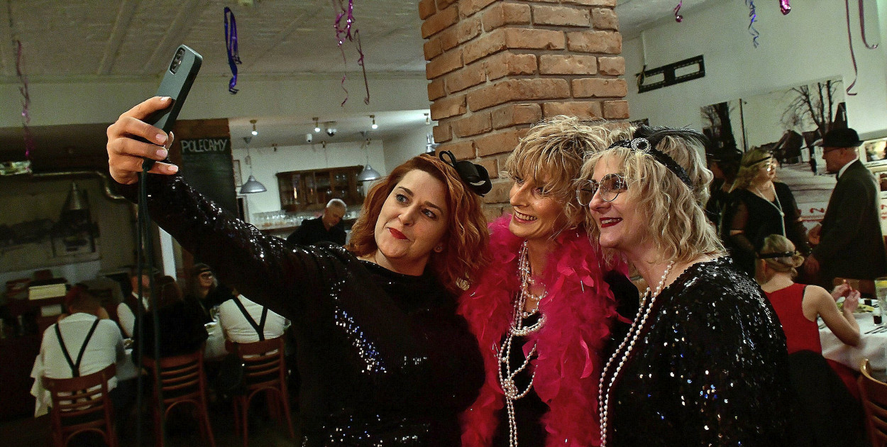 Rada Kobiet przeniosła uczestników do lat 20. i 30.