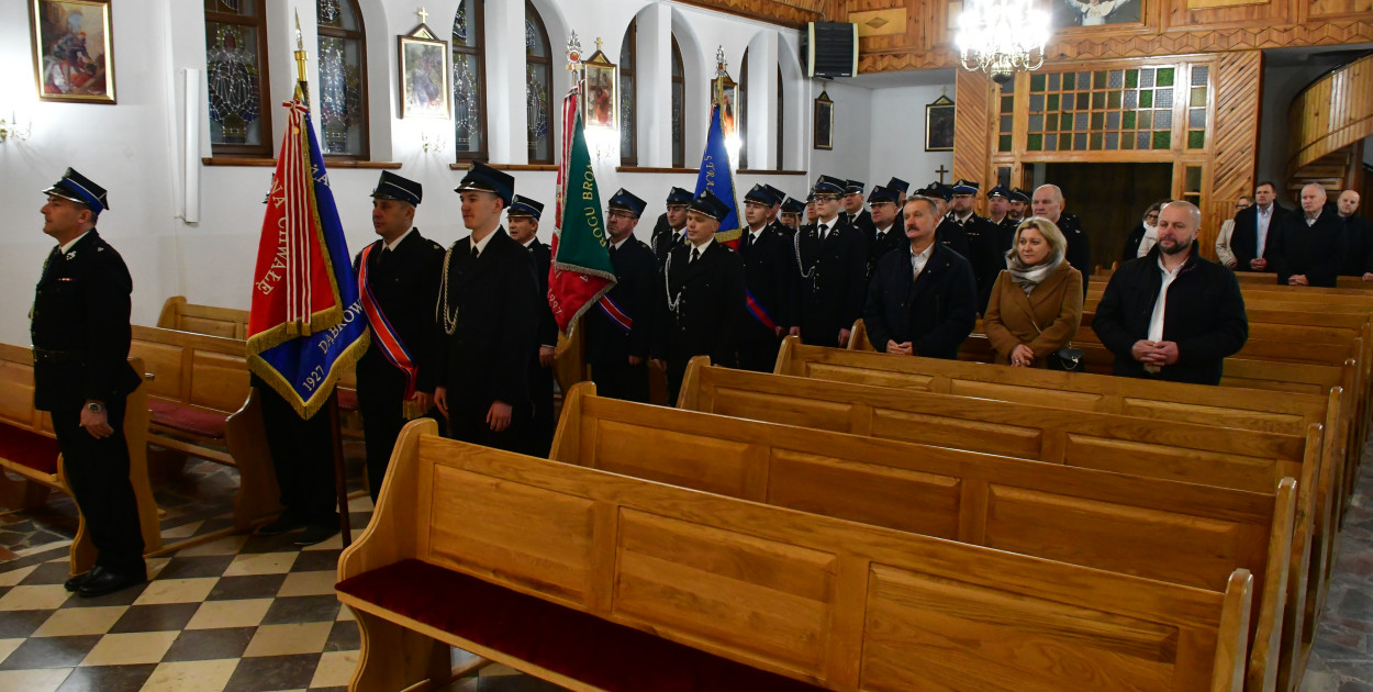 Strażacy gminy Biłgoraj na zaduszkach ku czci zmarłych Druhów