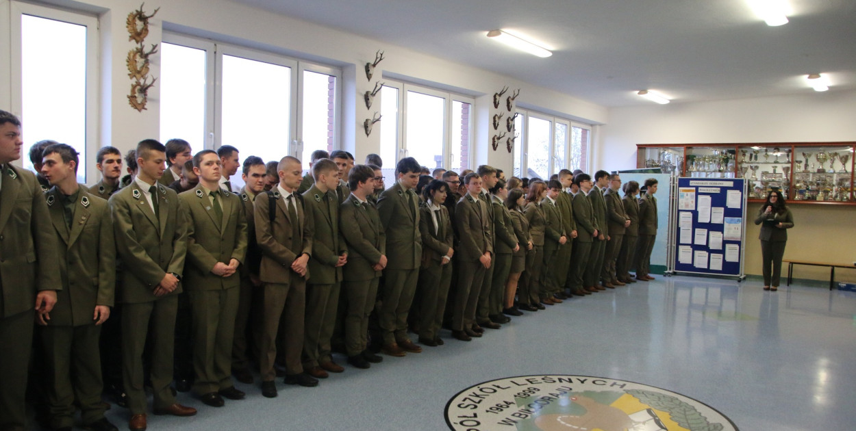 Apel w Leśniku. Nowa dyrektor bierze ster szkoły