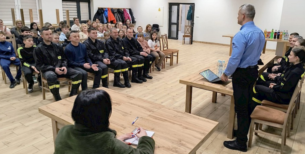 O utworzeniu Młodzieżowej Drużyny Pożarniczej - kawiarenka obywatelska w Korytkowie Dużym