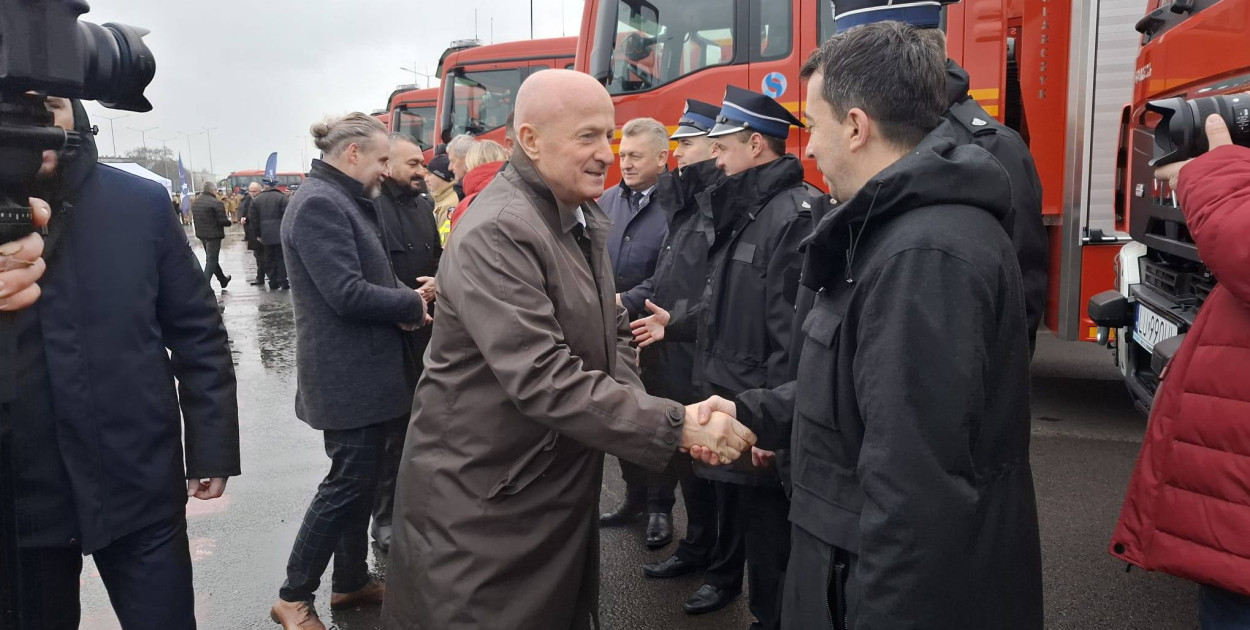 Nowy wóz bojowy dla OSP KSRG Biszcza I. W Lublinie trwają uroczystości (Foto: Powiat borajski)