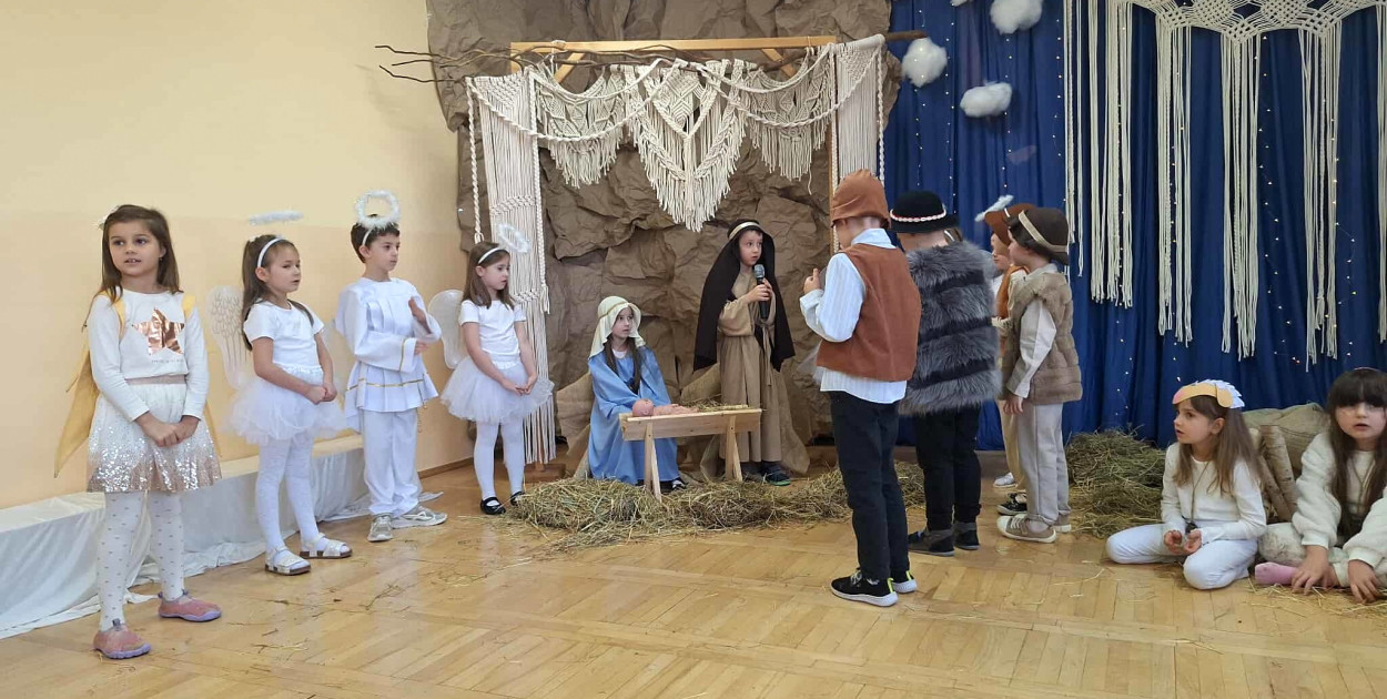 Grupa „Liski” oczarowała jasełkami w Przedszkolu Nr 2