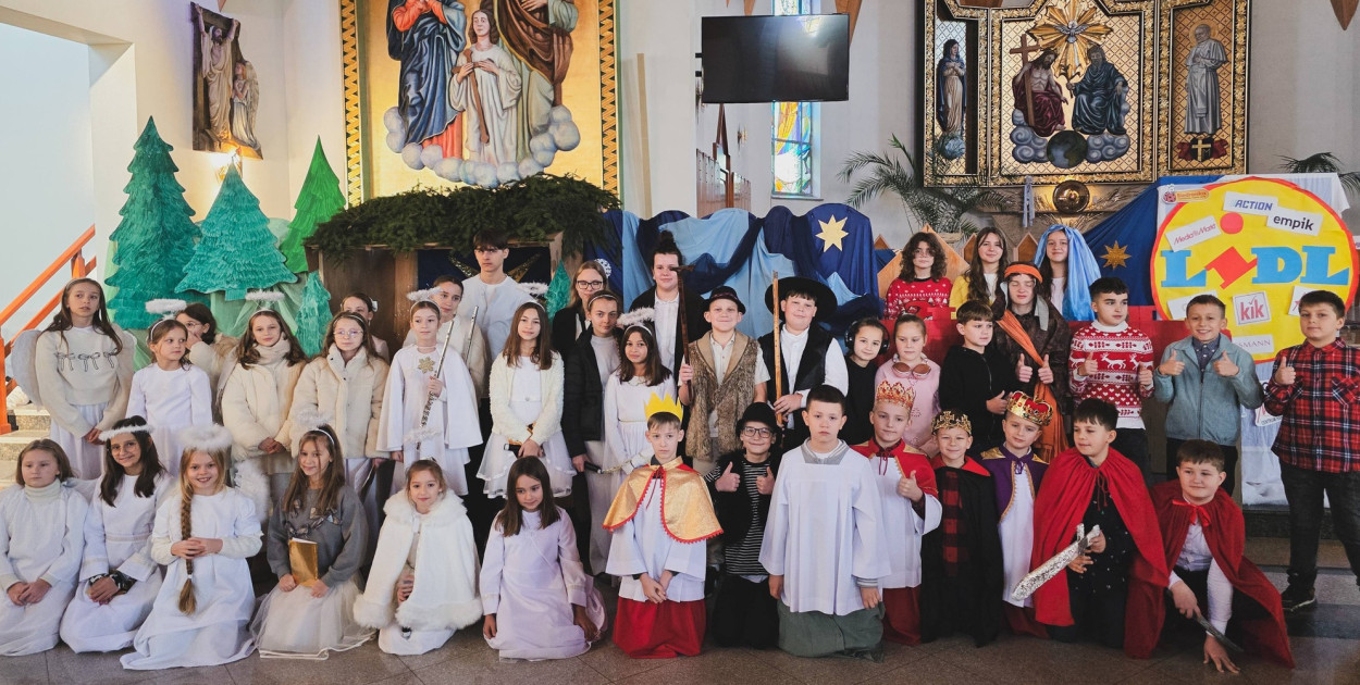 Betlejemska noc w kościele Chrystusa Króla - bożonarodzeniowe widowisko SP Nr 4