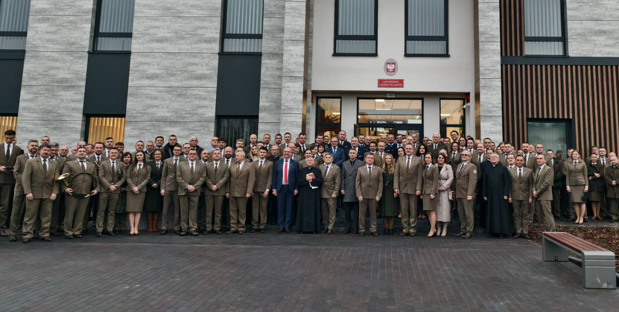 Ze stuletniego budynku do nowoczesności. Leśnicy z Józefowa mają nową siedzibę (Foto: Nadleśnictwo Józefów/FB)