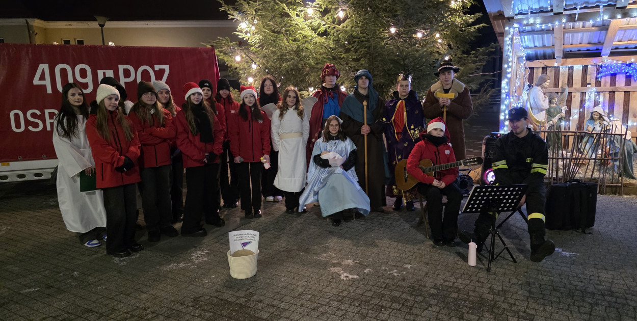 Strażackie kolędowanie w Tarnogrodzie. Młodzież z MDP zagrała dla mieszkańców